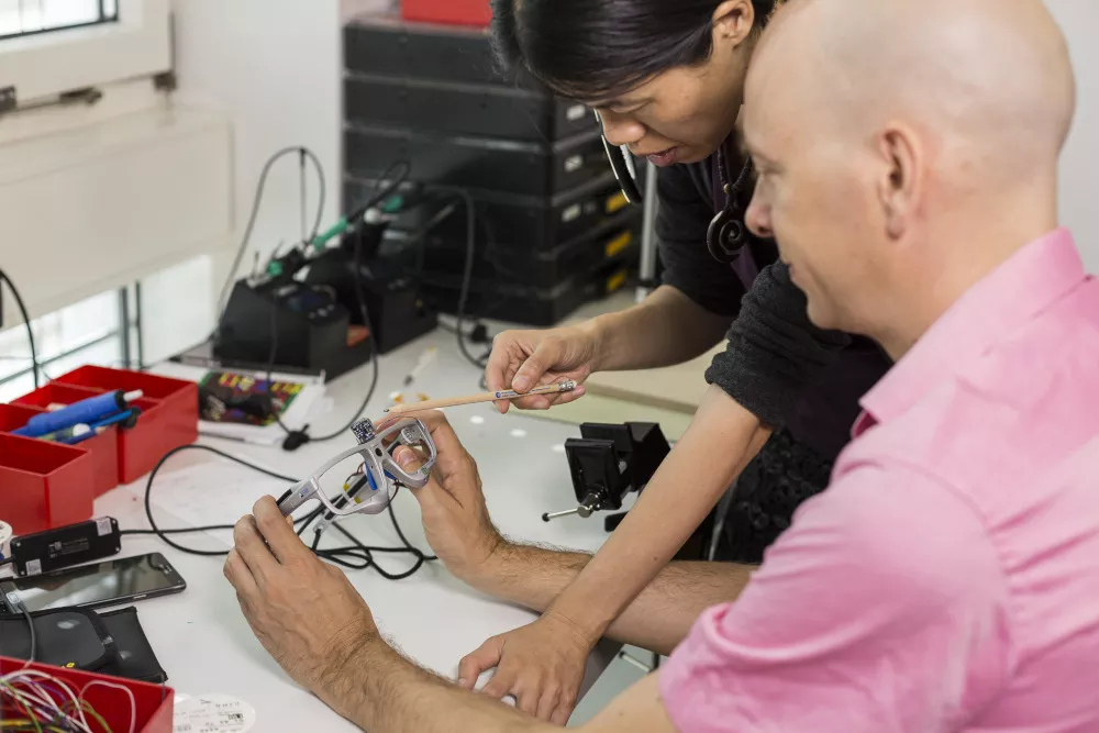 Data from the smart glasses can be transferred to a computer or hand-held device for analysis. The smart glasses track a person’s eye movements as well as ambient light.