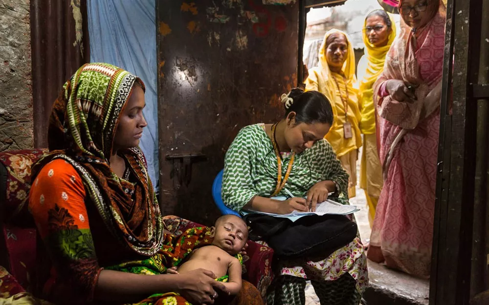 They interview Fatima, the mother of 6-month-old Foysal, who has symptoms of pneumonia. They interview Fatima, the mother of 6-month-old Foysal, who has symptoms of pneumonia.