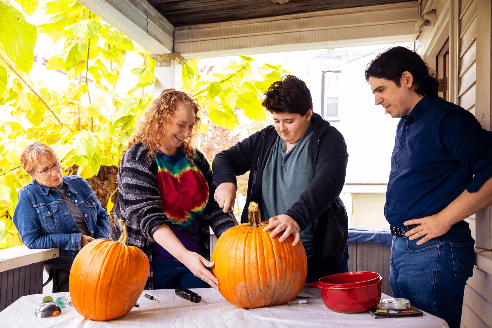 Laurie carves Halloween pumpkins with her family Laurie carves Halloween pumpkins with her family